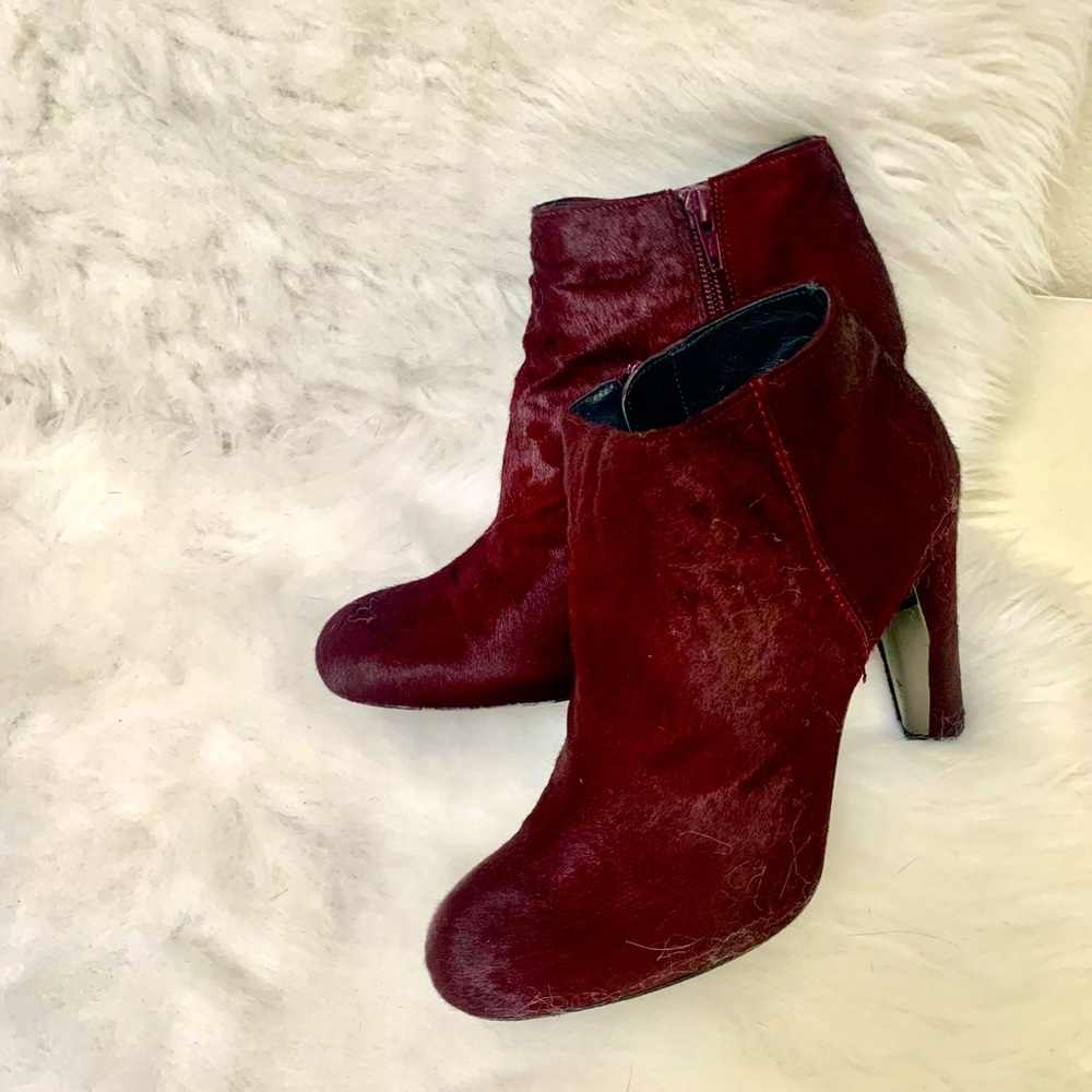 Stuart Weitzman Bordeaux Pony Size 8.5 MW25739 EUC WITH BOX/DUST BAG